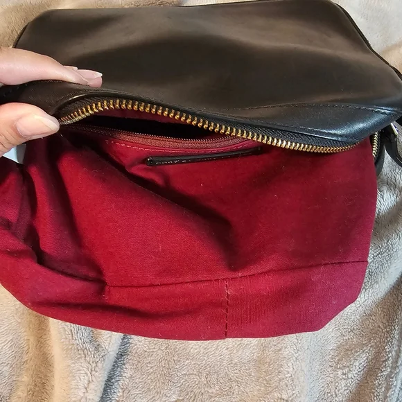 Marc Jacobs Hands Off Alex Black Leather Crossbody EUC - Picture 6 of 16